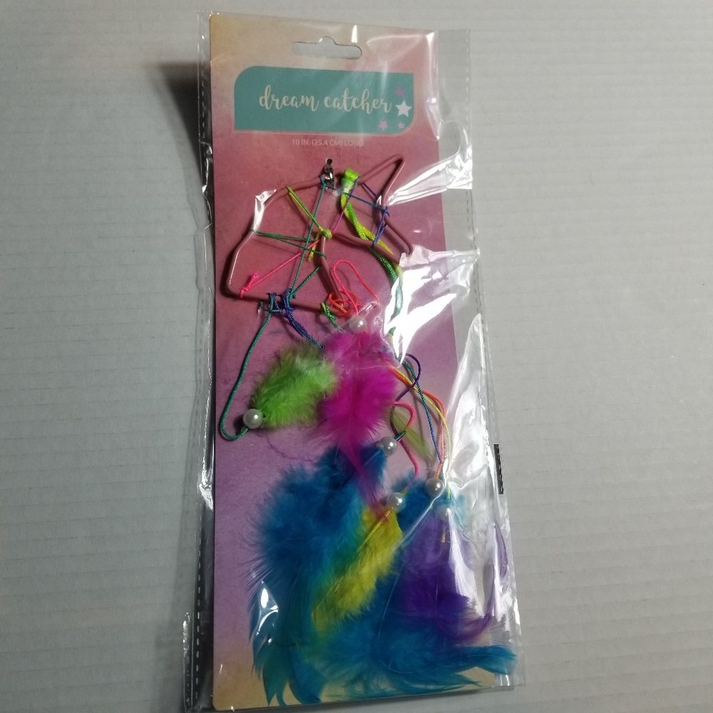 NWT DREAM CATCHER BRIGHT MULTICOLOR UNICORN AND FEATHERS